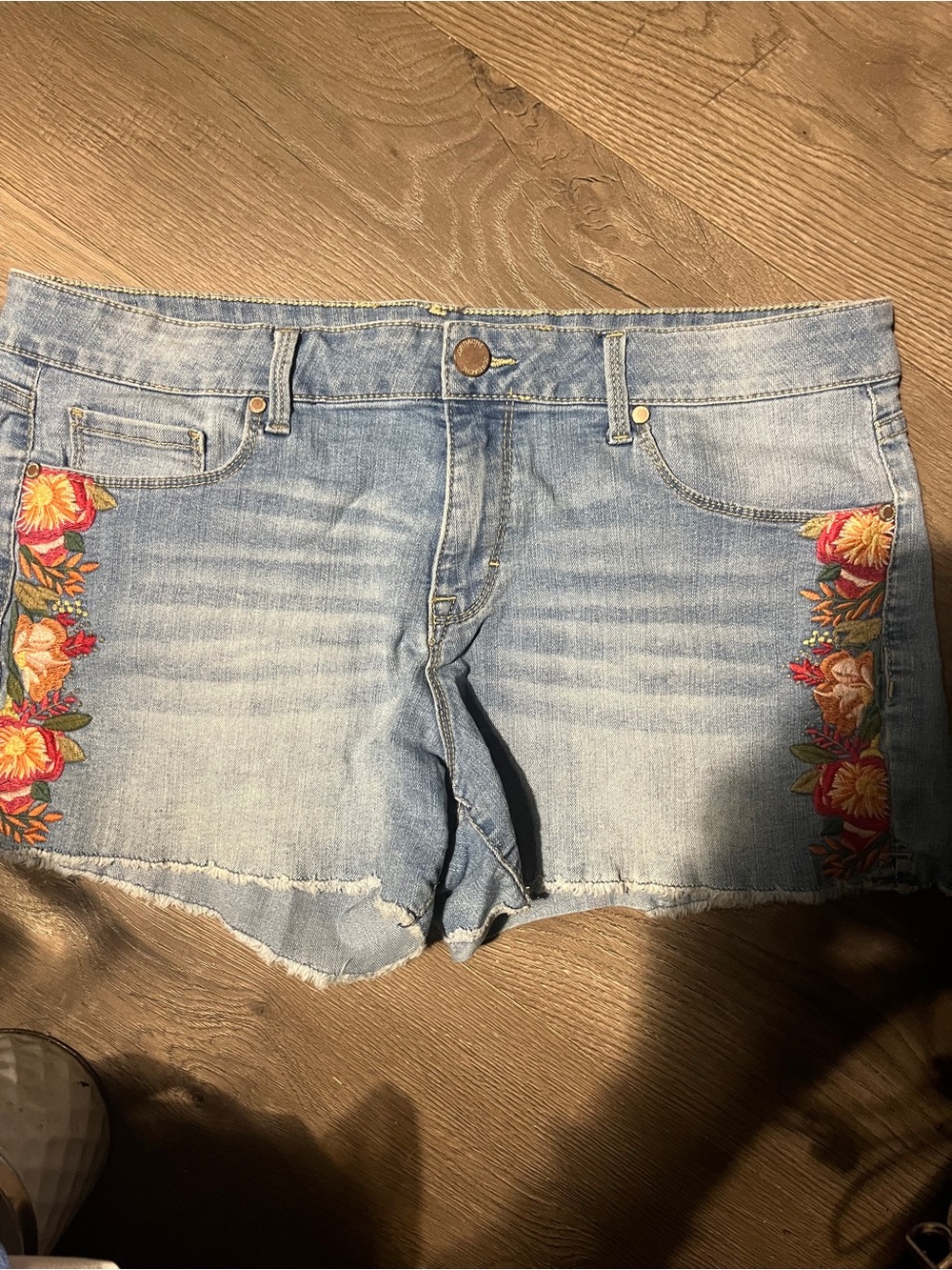 Jordache Blue Denim stone washed shorts with embroidery flowers whimsical retro